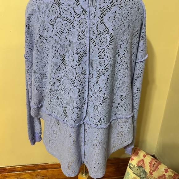 Free People  Size Small Lavender Colored Oversized Super Soft Cutout Top - Picture 7 of 14